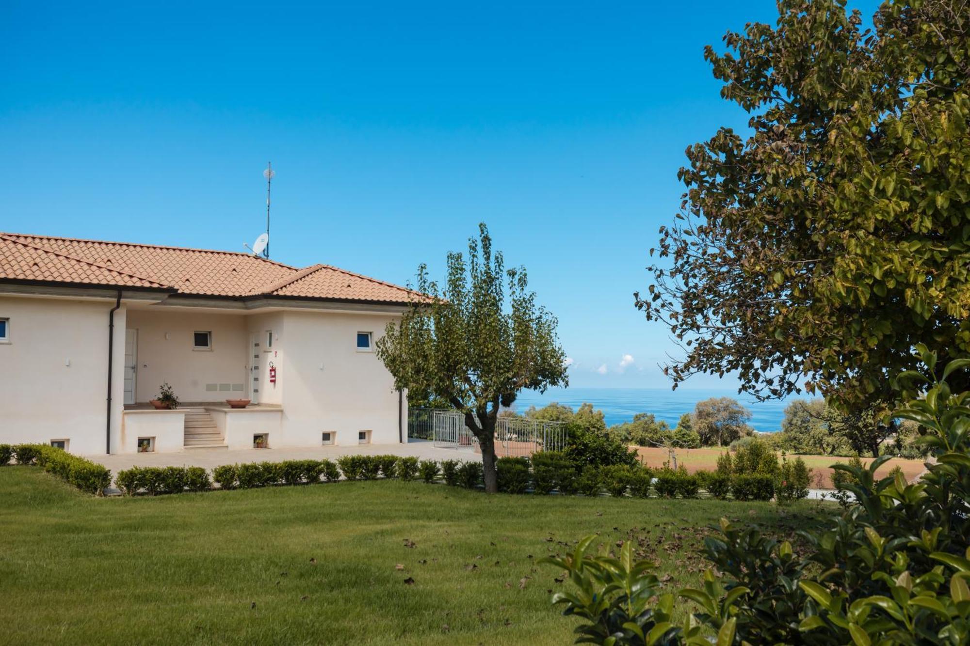 Villa Eirene Рикади Екстериор снимка